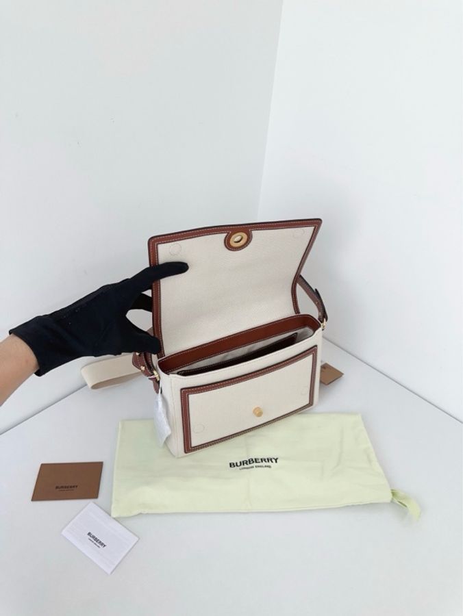 ✨Burberry|Horseferry Note 帆布拼棕皮郵差包 新款寬肩帶 橫版|全新有膜有吊牌-9