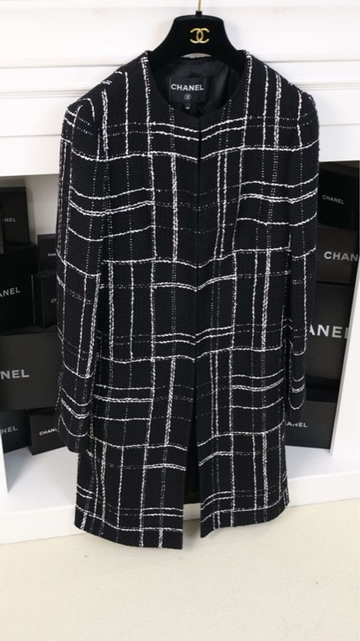 Chanel 23A达喀尔高级手工坊系列黑白格纹长款外套-2