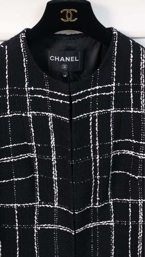 Chanel 23A达喀尔高级手工坊系列黑白格纹长款外套-6