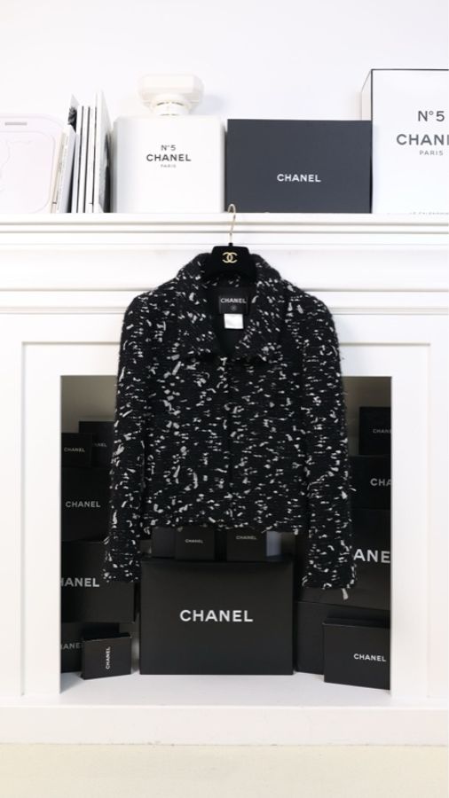 Chanel 02年秋冬秀款黑白雪花两口袋上衣外套-0
