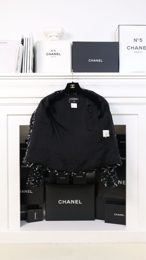 Chanel 02年秋冬秀款黑白雪花两口袋上衣外套-4