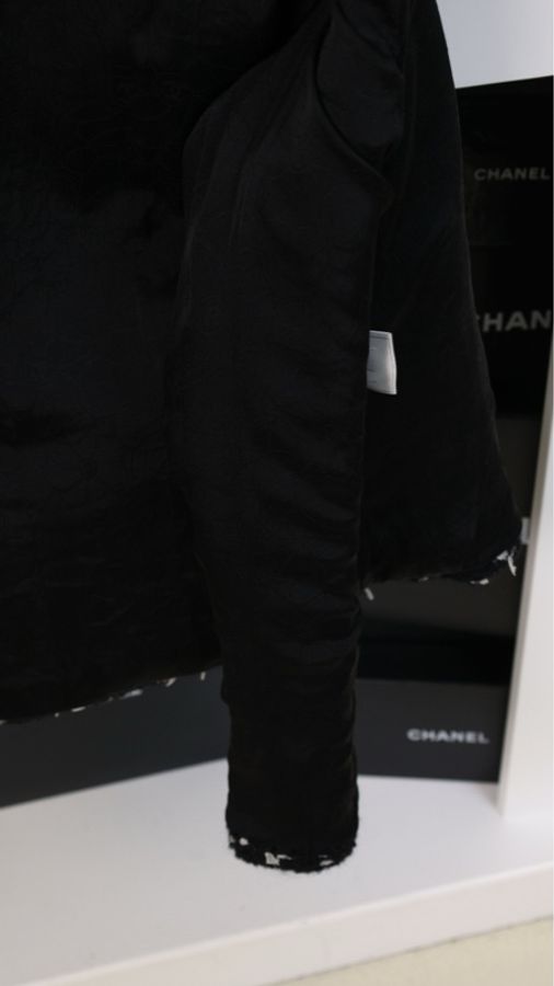 Chanel 02年秋冬秀款黑白雪花两口袋上衣外套-15