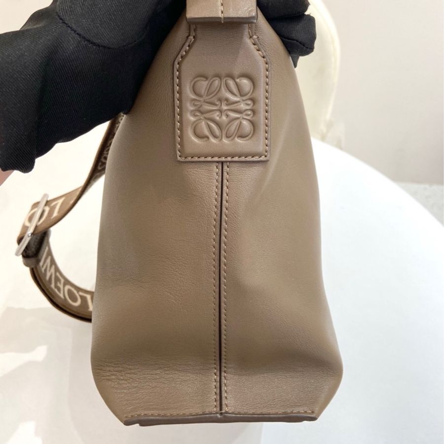 Loewe/羅意威 cubi棕色托特斜挎飯盒包-3