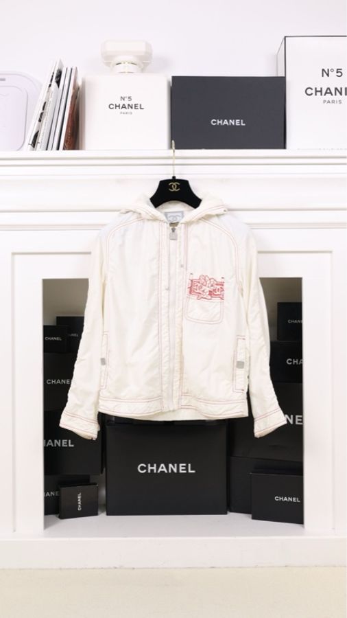 Chanel 05年运动方标白红山茶花拉链上衣-0