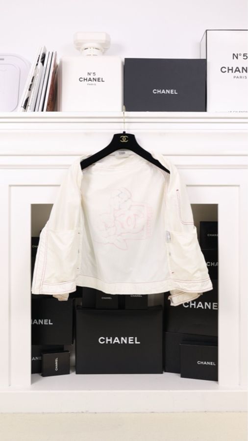 Chanel 05年运动方标白红山茶花拉链上衣-4