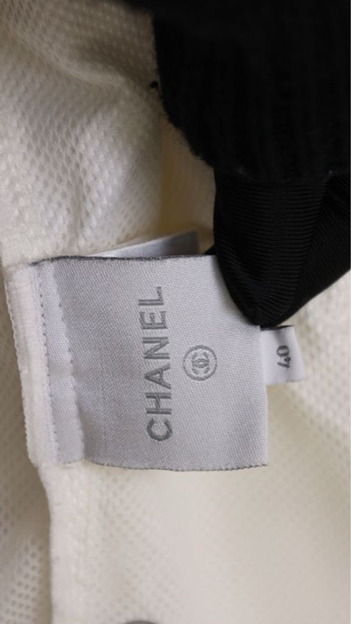 Chanel 05年运动方标白红山茶花拉链上衣-28