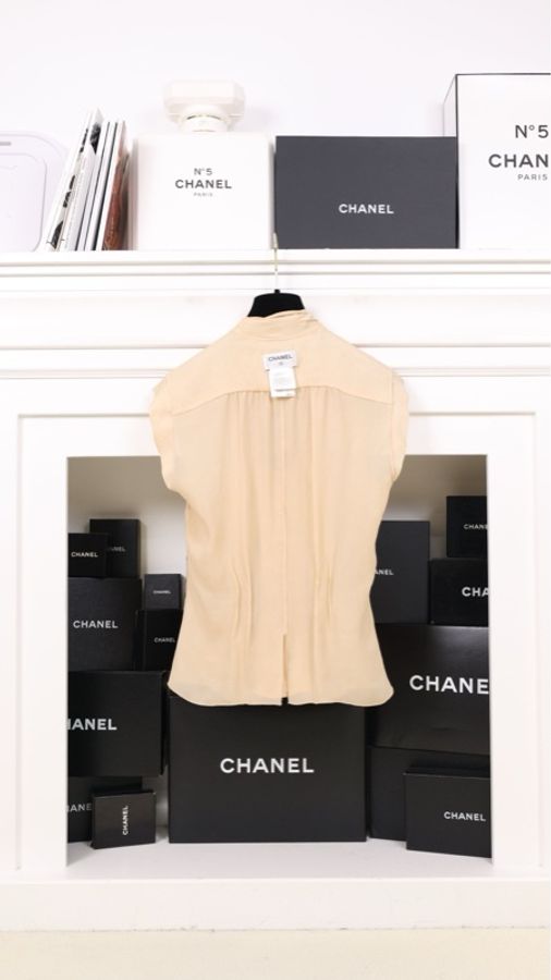 Chanel 04年香槟色珍珠扣背心上衣-4