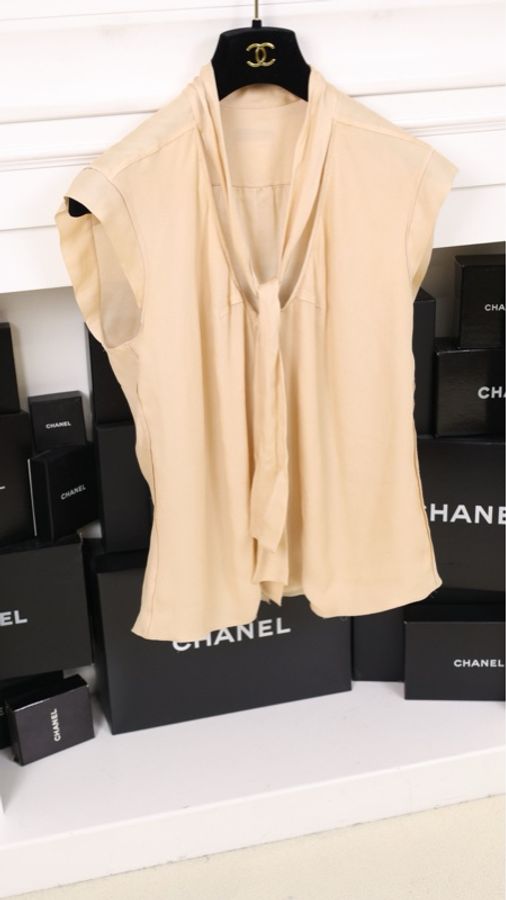 Chanel 04年香槟色珍珠扣背心上衣-7