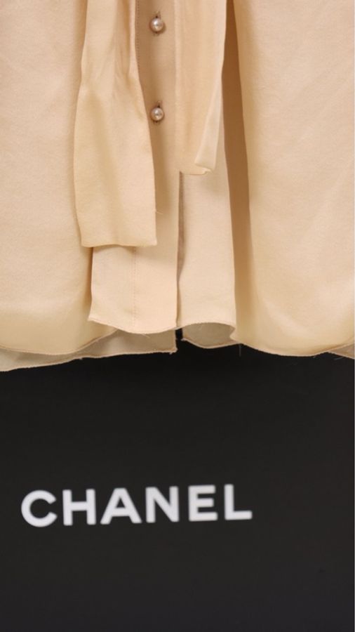 Chanel 04年香槟色珍珠扣背心上衣-11