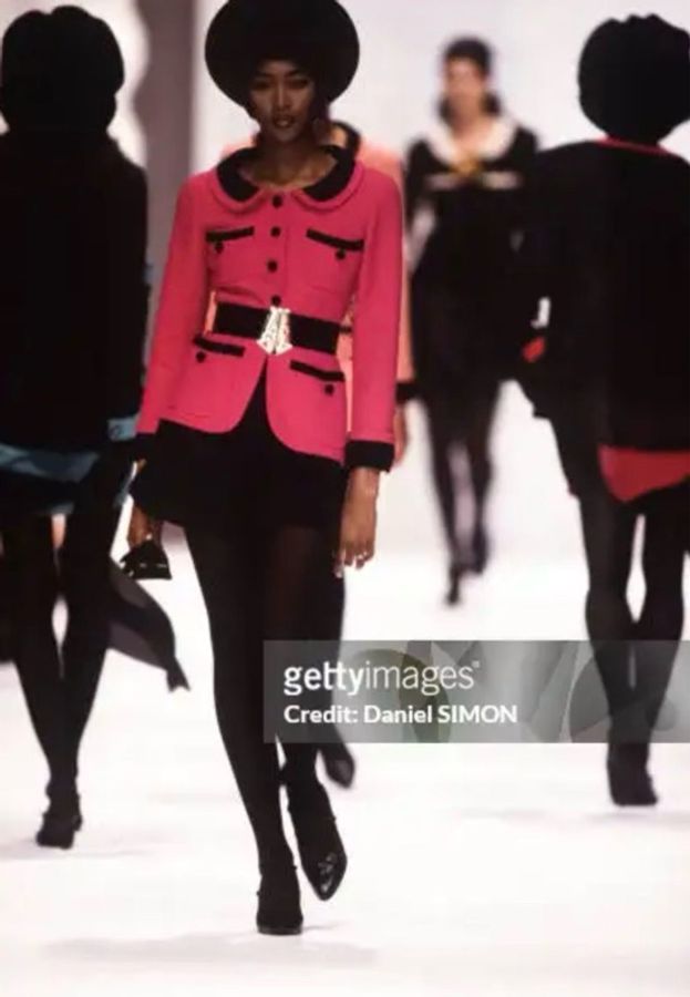 Chanel 1990年秋冬秀款玫红色羊毛黑色娃娃领收腰四口袋外套-5