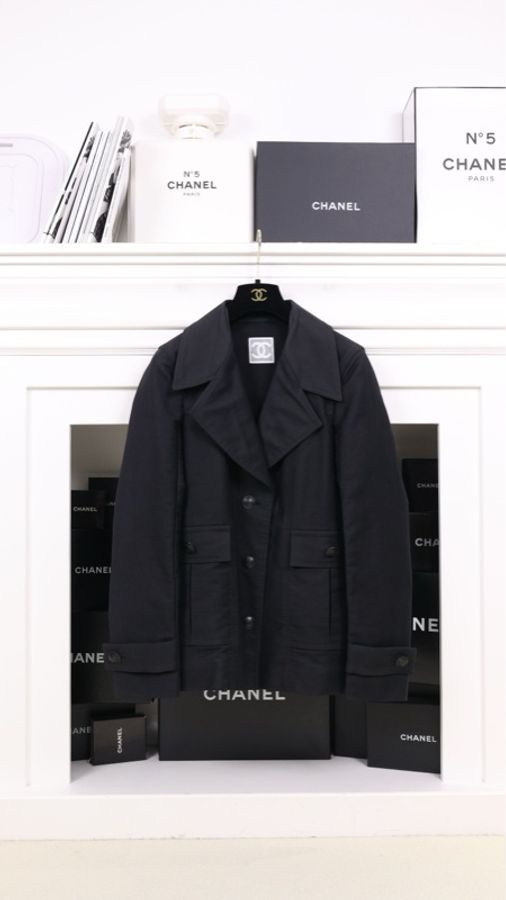 Chanel 07年运动方标系列黑色两口袋大翻领外套-0