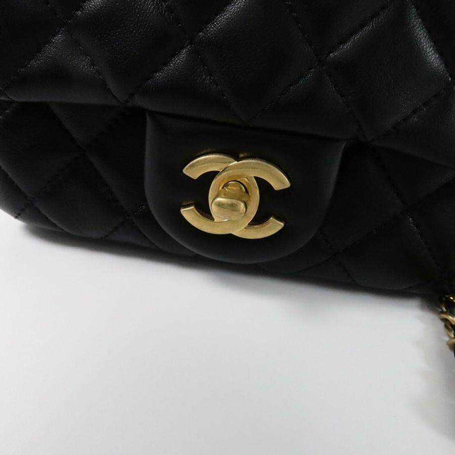 CHANEL Mini Classic 17鏈帶肩背袋-6