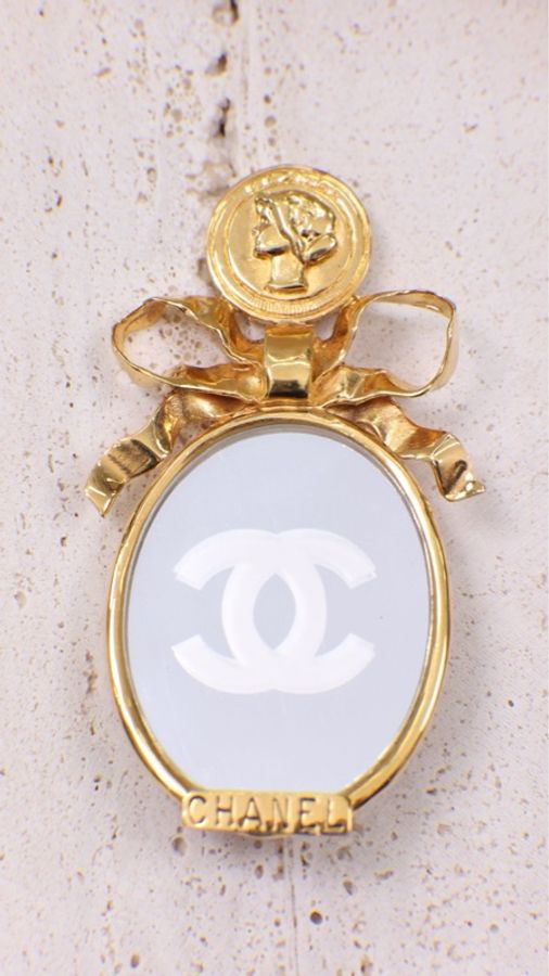 Chanel镜子人像胸针-0