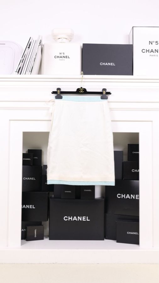 Chanel 97年贝母扣花边外套半裙套装-9