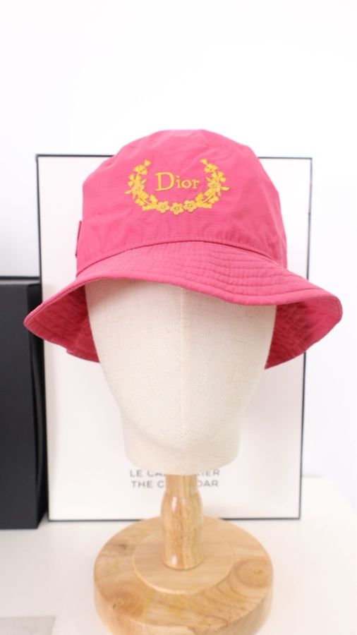 Dior玫红色金色刺绣渔夫帽-0