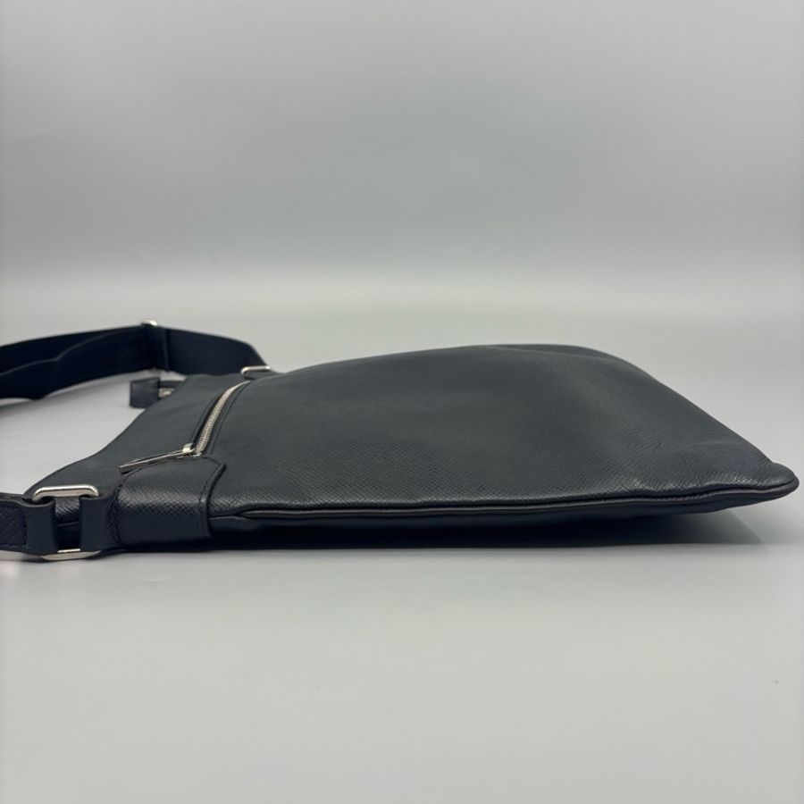 Louis Vuitton 路易威登 深藍色全皮男款斜挎包 尺寸31*32-3
