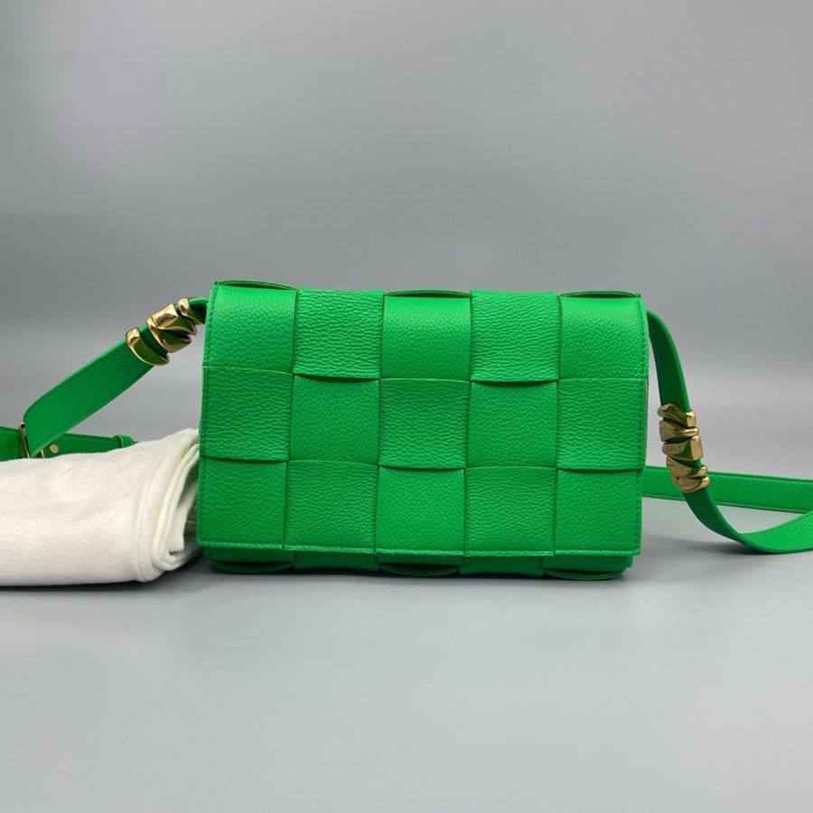Bottega Veneta 葆蝶家 Cassette編織十五格斜挎包 尺寸22*14-0