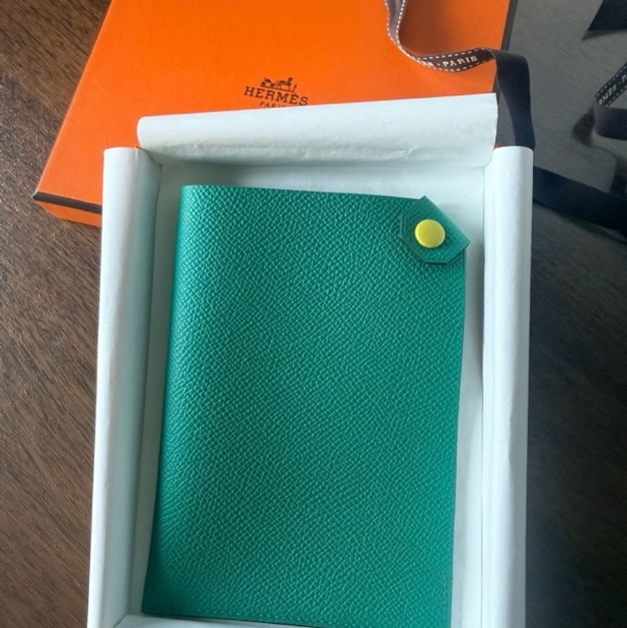 全新 Hermès Tarmac 護照夾｜Epsom 牛皮｜綠玉色｜附原廠盒-4