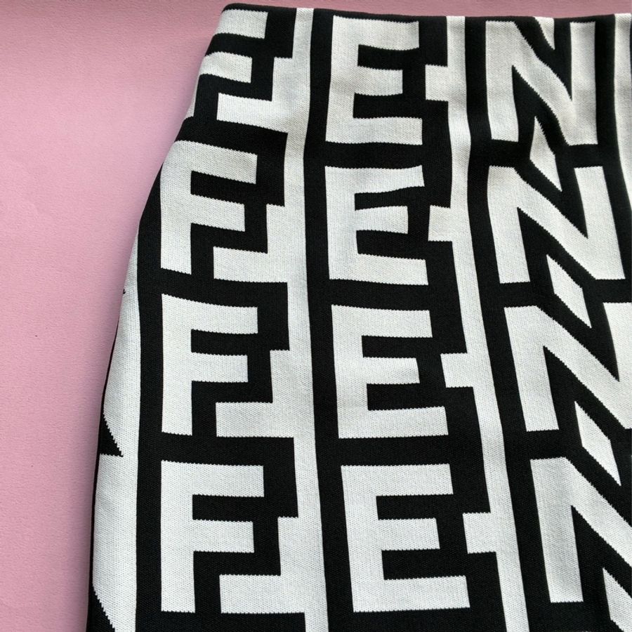 Fendi 白/黑滿版字母長裙38-1