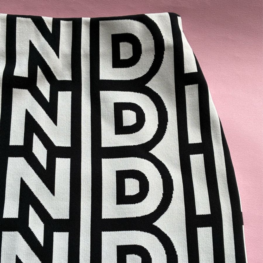 Fendi 白/黑滿版字母長裙38-2