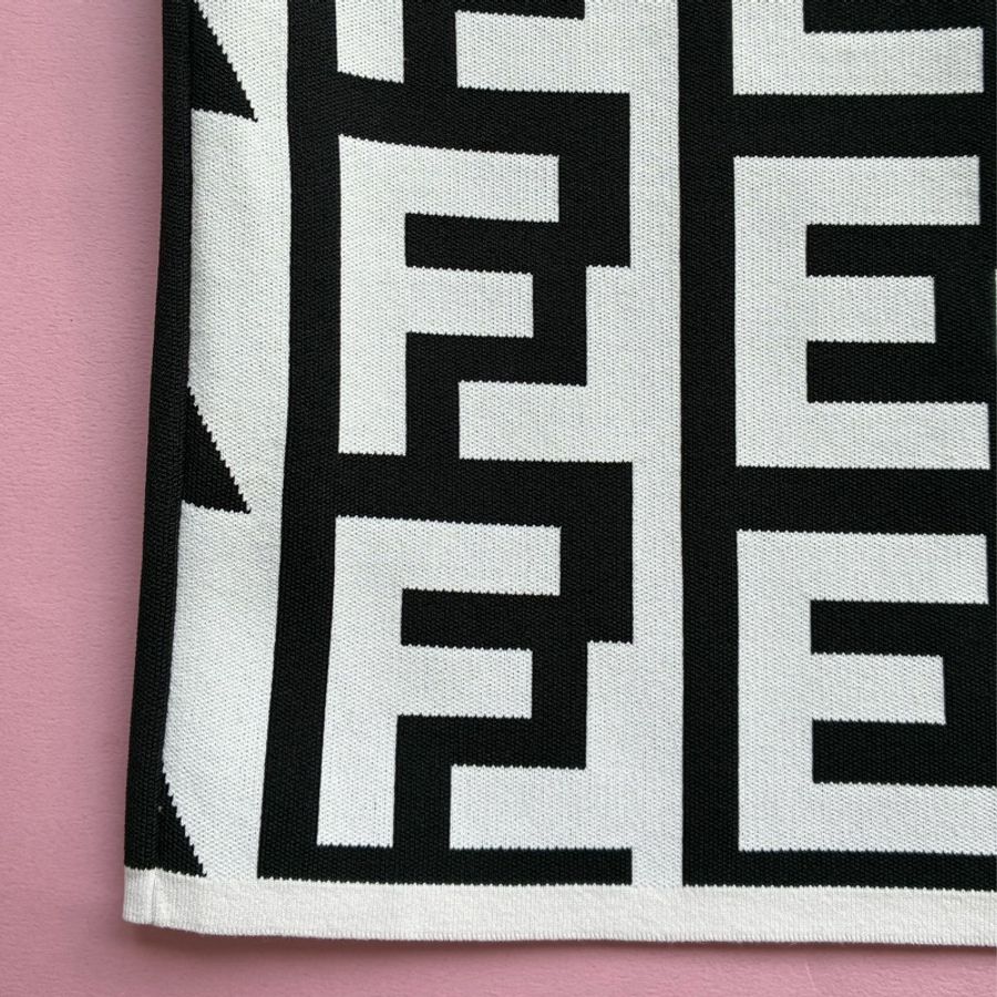 Fendi 白/黑滿版字母長裙38-5