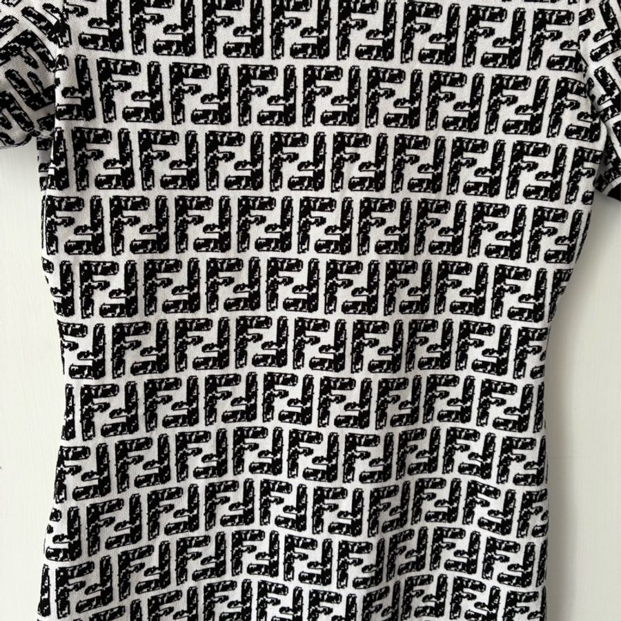 Fendi 白/黑滿版logo短袖連身裙38-6