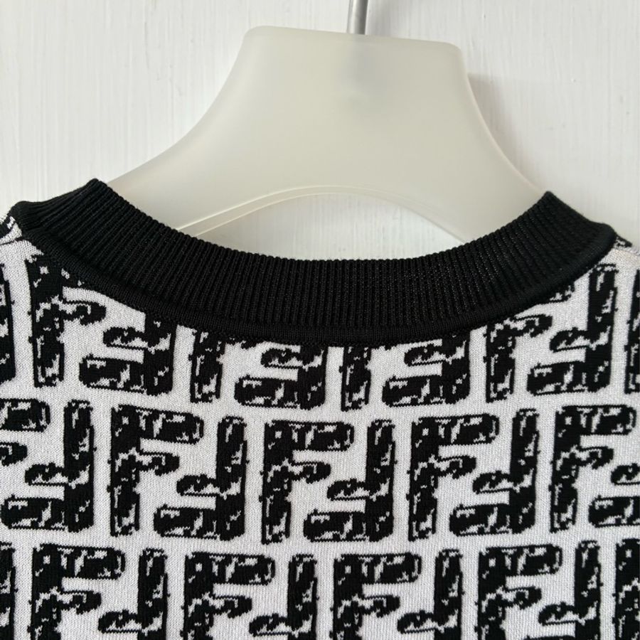 Fendi 白/黑滿版logo短袖連身裙38-16