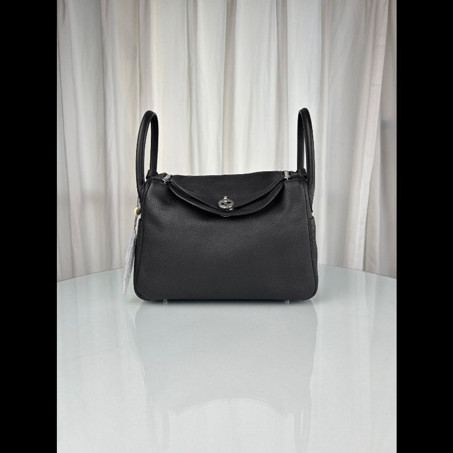 愛馬仕/Hermès lindy30 黑色銀扣 atc皮 實用又百搭 店內現貨。-1