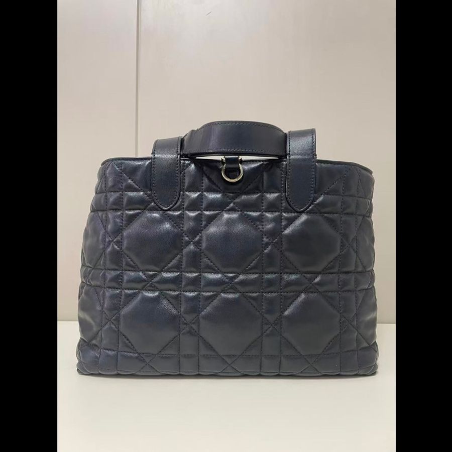 Dior迪奧 Toujours黑金藤格紋土著中號手提托特包-1