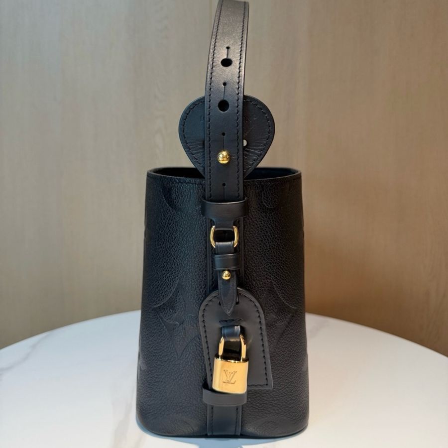 路易威登/Louis Vuitton ALL IN BB 手袋 黑色壓紋粒面牛皮革水桶包手提包斜挎包 芯片款-2
