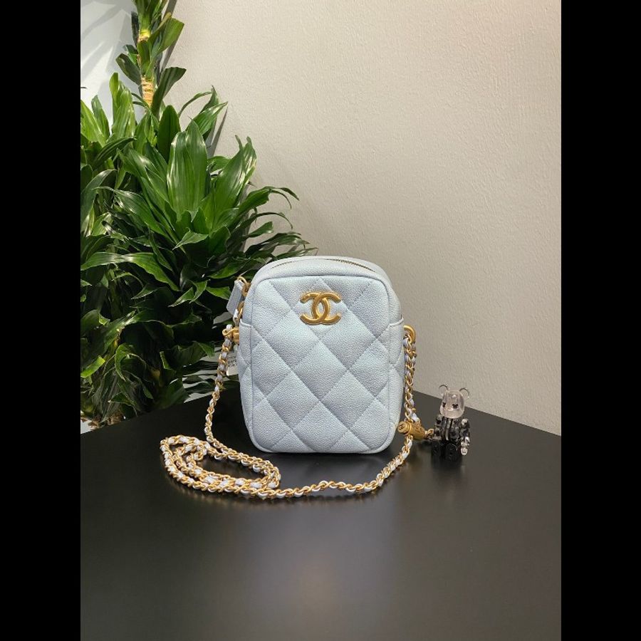 Chanel 豎版相機包 珠光藍 金扣 荔枝皮 99新-0