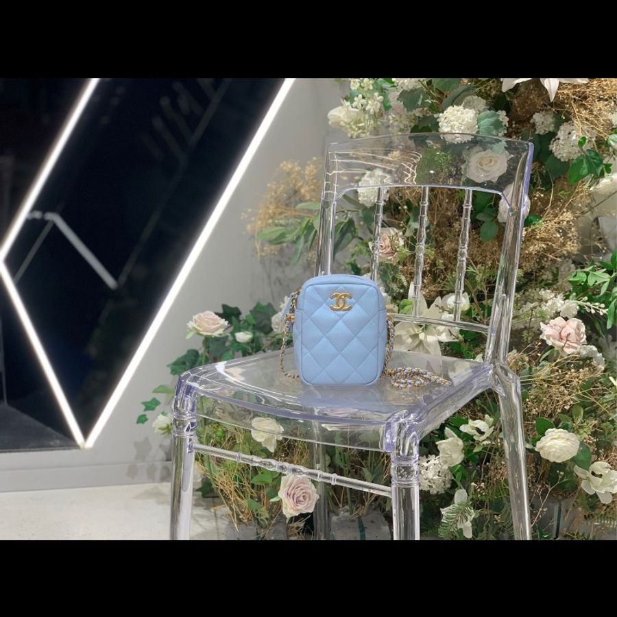 Chanel 豎版相機包 珠光藍 金扣 荔枝皮 99新-4