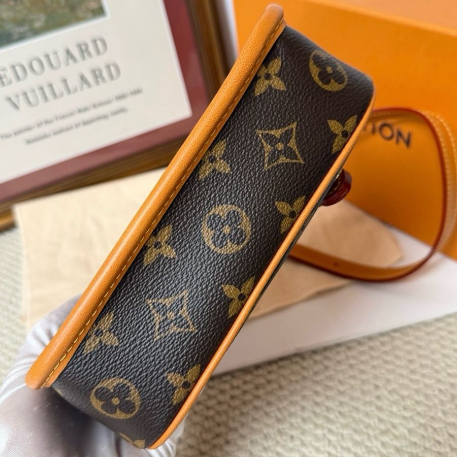 路易威登LV新款mini郵差包斜背包 棕色老花-4