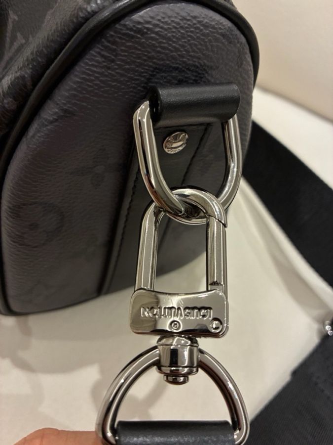 LV 路易威登 keepall 25 黑武士老花單肩斜挎手提包 黑色拼灰色 芯片款 有防塵袋-4