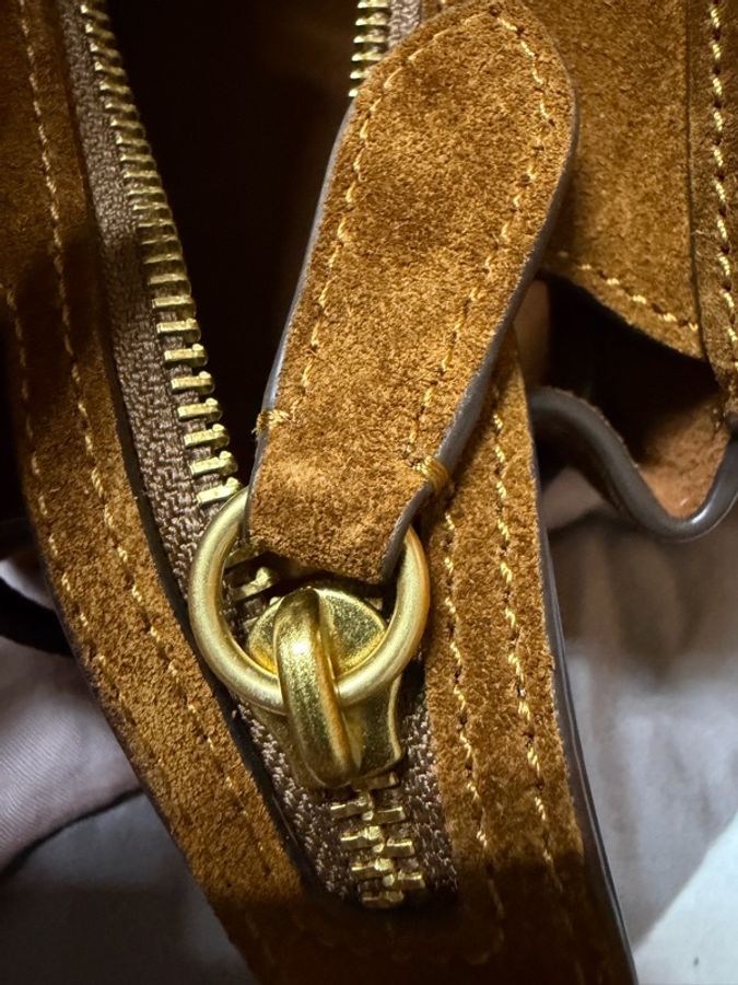 COACH Empire Soft Carryall 21 手袋 麂皮棕色-41