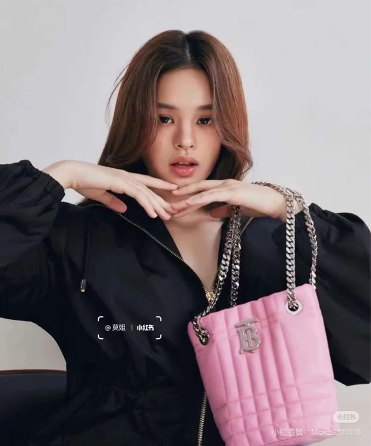 Burberry Lola 羔羊皮小水桶-1