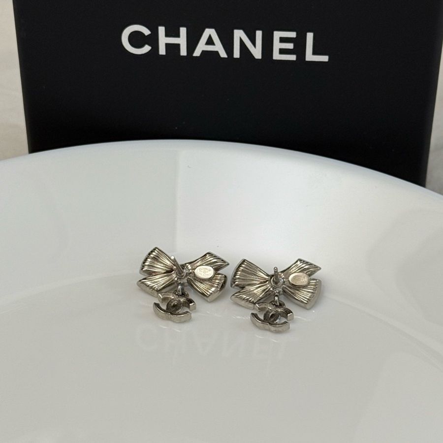Chanel 香奈兒 銀色蝴蝶結滿鑽珍珠耳釘耳環 22P刻印-4