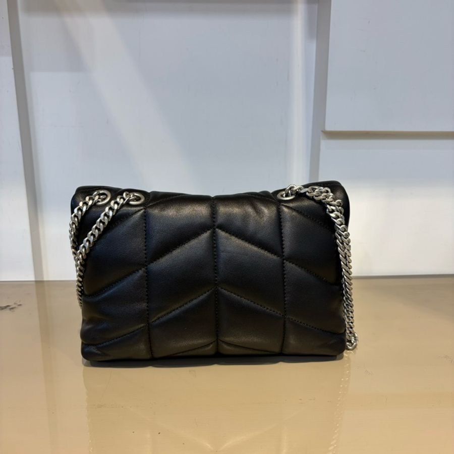YSL 黑羊皮Puffer Toy銀肩斜背泡芙包-1