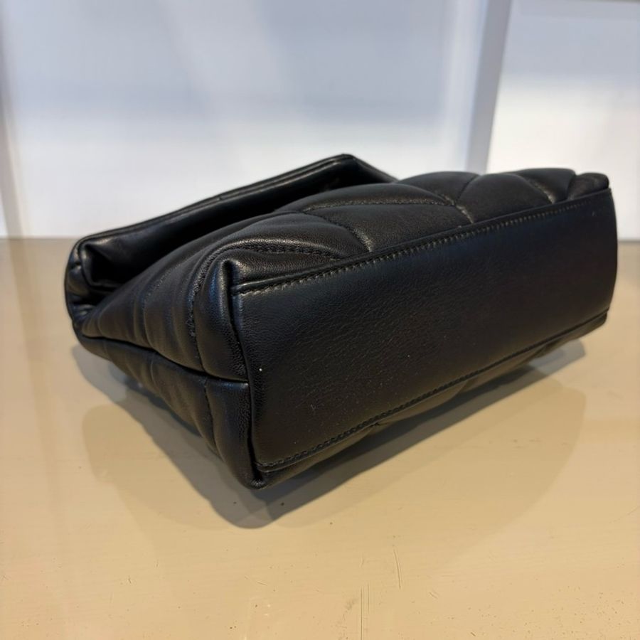 YSL 黑羊皮Puffer Toy銀肩斜背泡芙包-5