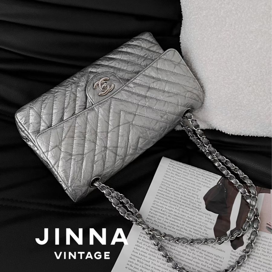 Chanel • 稀有金屬銀爆裂紋牛皮Cf 25 中號 🈶保卡-1