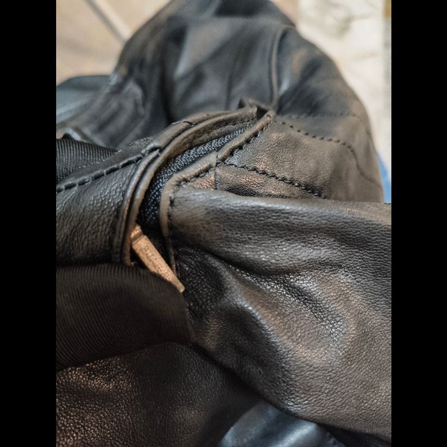Burberry 騎士皮衣外套-40