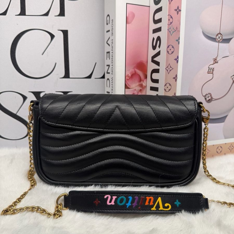 Louis Vuitton 路易威登 NEW WAVE黑色彩虹鏈條包 芯片 尺寸18×11×4-1
