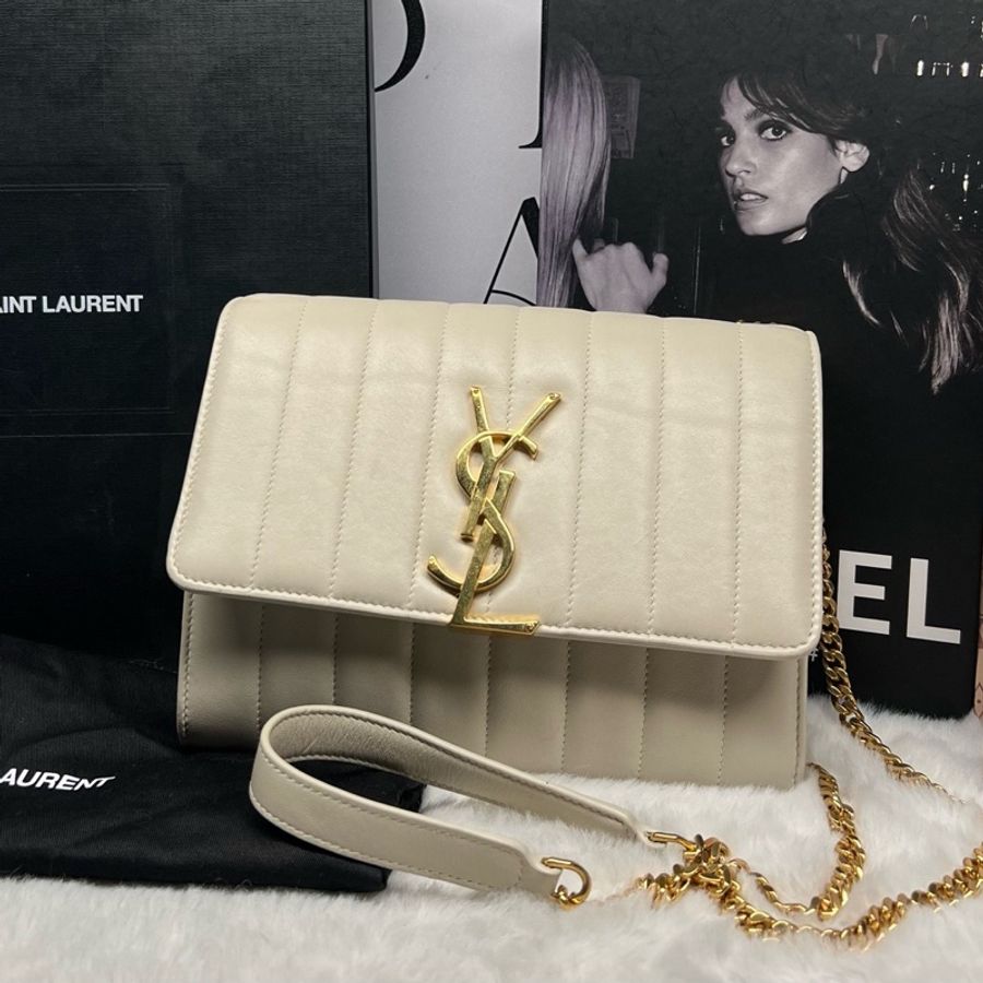ysl 聖羅蘭 Vicky系列 白色金扣鏈條包 底長:20.5-0