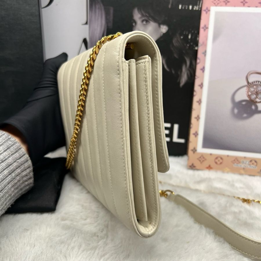 ysl 聖羅蘭 Vicky系列 白色金扣鏈條包 底長:20.5-3