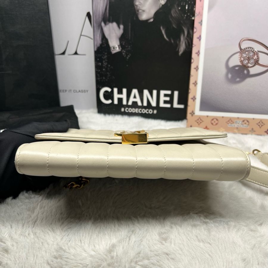 ysl 聖羅蘭 Vicky系列 白色金扣鏈條包 底長:20.5-4