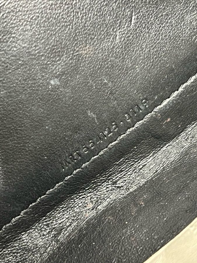 ysl 聖羅蘭 Vicky系列 白色金扣鏈條包 底長:20.5-6