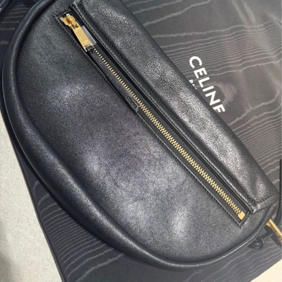 Celine Halfmoon Soft Triophe柔軟小羊皮小號半月包-10