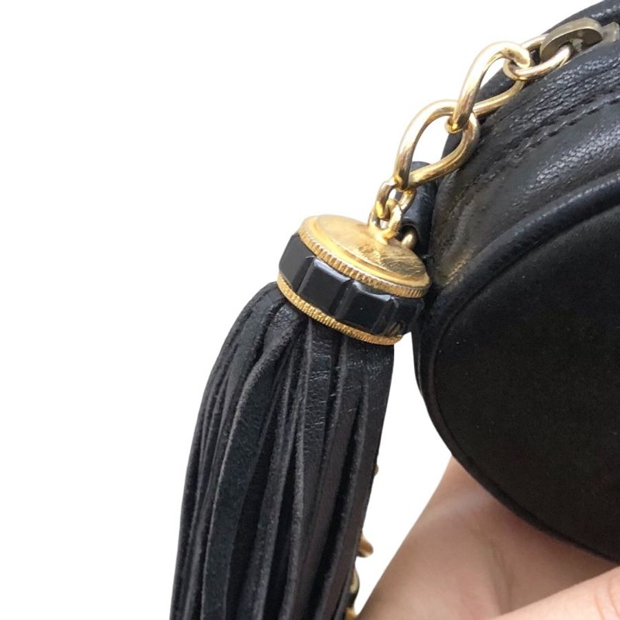 Chanel香奈兒黑金雙C 串珠緞面流蘇鏈條包-18