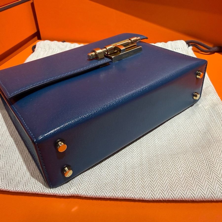 HERMES/ 愛馬仕 藍色 金扣山羊皮mini verrou單肩斜挎手槍包 Stamp:D刻 尺寸:17*13*4cm 配件:塵袋。-3