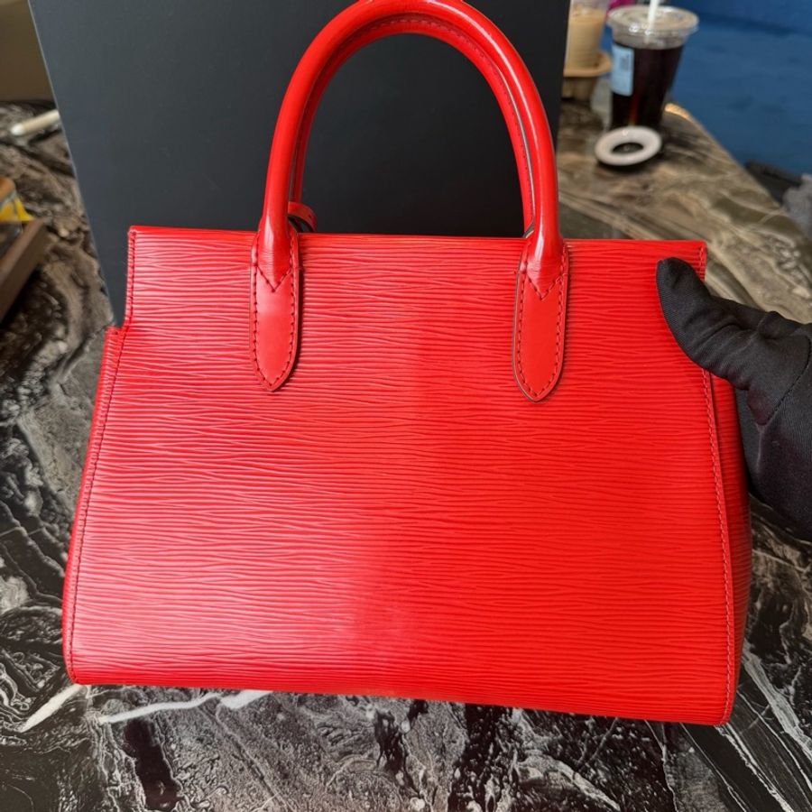 Louis Vuitton 路易威登 marly水波紋紅色手提斜挎包 經典水波紋設計 內里紅色 配肩帶 可手提可斜挎 尺寸:26*19*12-3